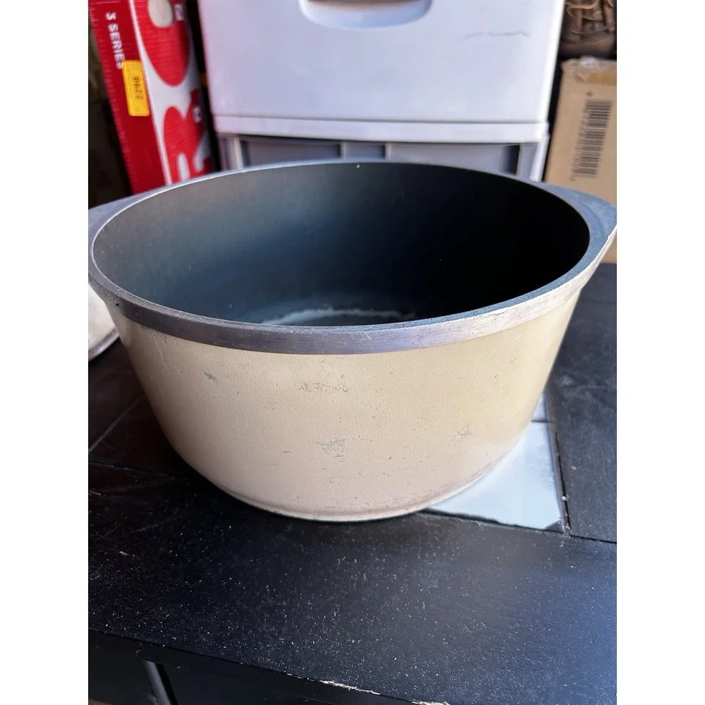 Vintage CLUB 7 Qt. Stock Pot/Dutch Oven W/ Lid Club Harvest Gold Cast Aluminum